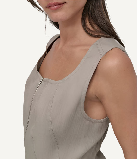 SLEEVELESS ZIP FRONT SEAMED TOP