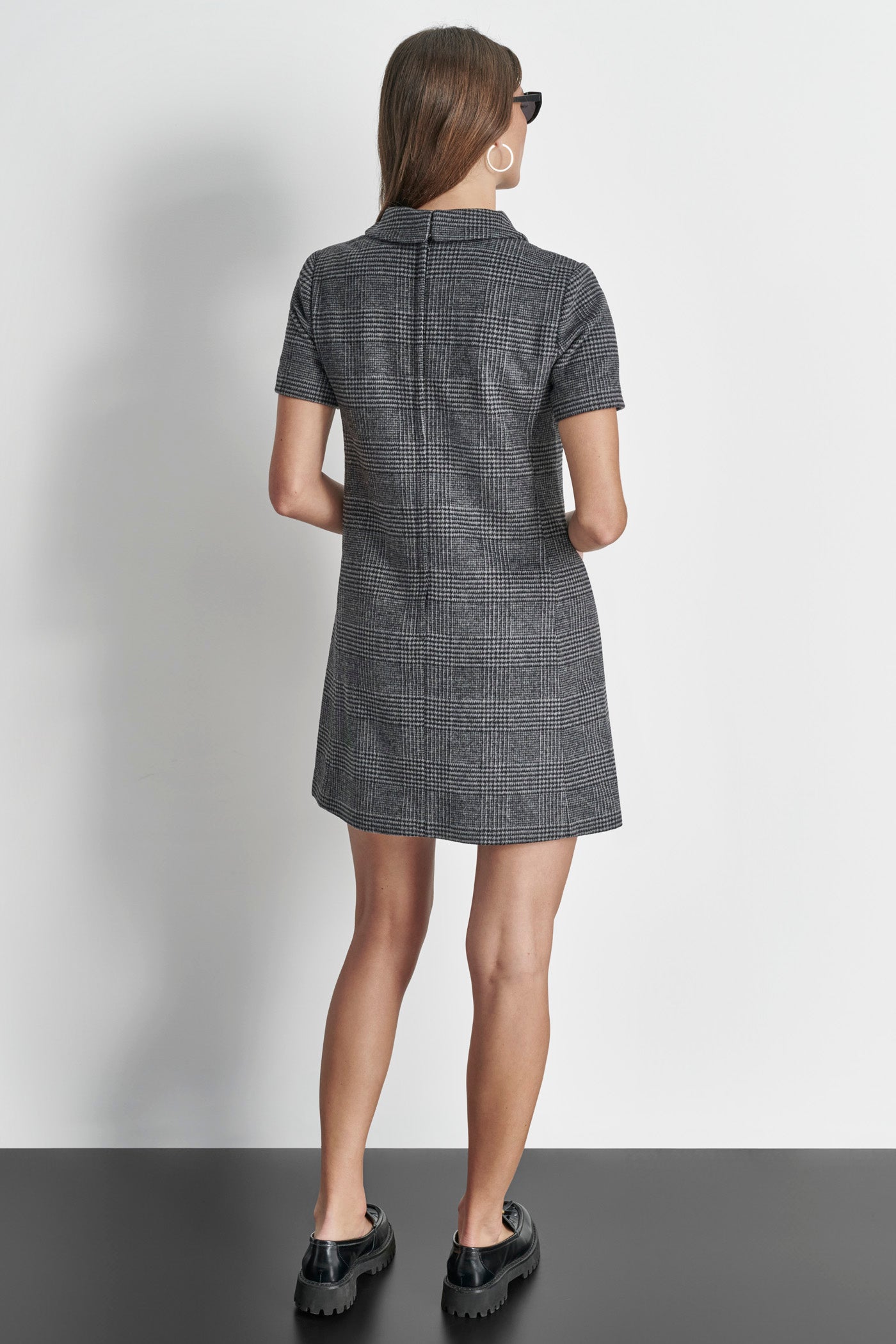 SMALL SLEEVE SHORT DRESS