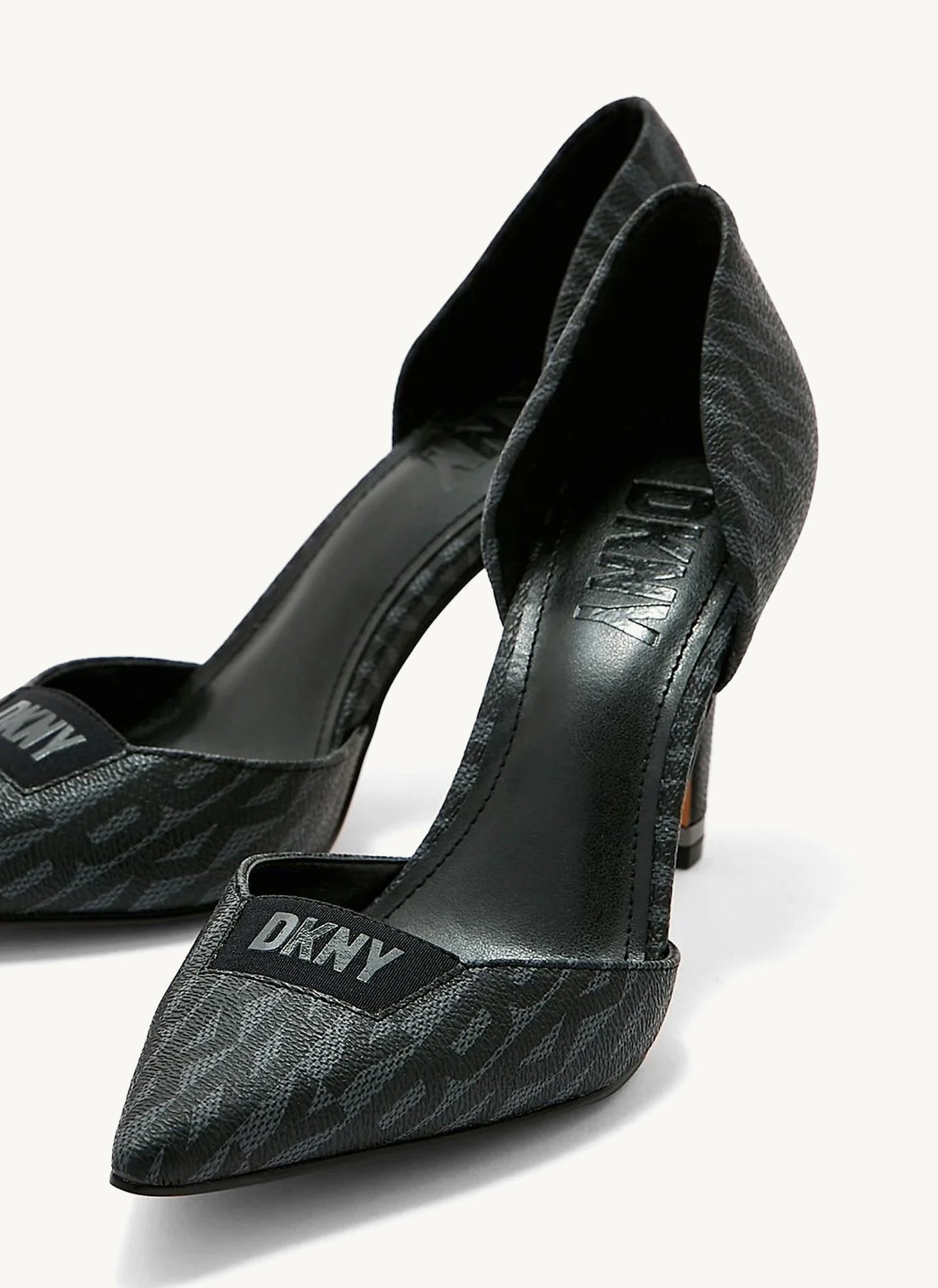 Carlene - Black Pumps