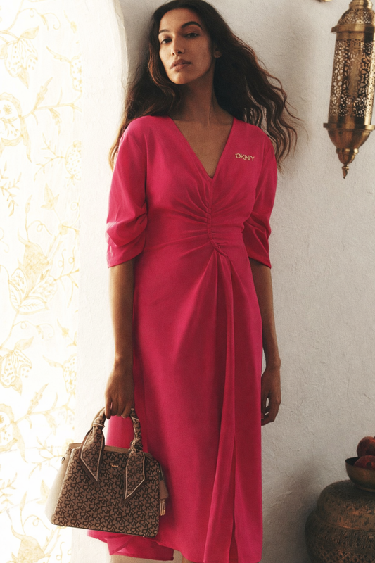 3/4 RAUSHED XLV V-NECK DRESS