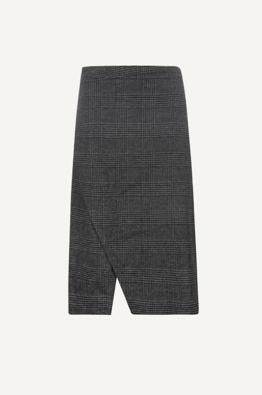 تنورة ميدي تويل صوف