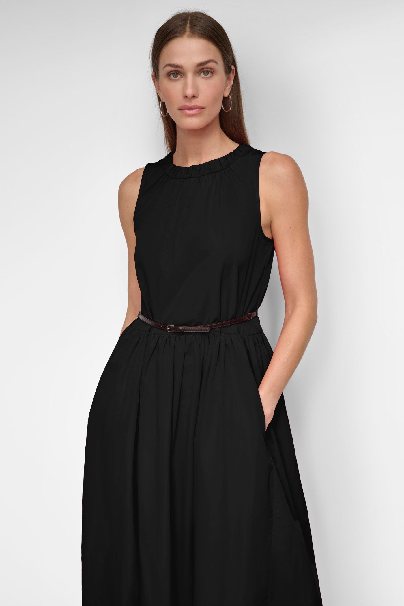 SLEEVELESS SHIRRING NECK MIDI DRESS
