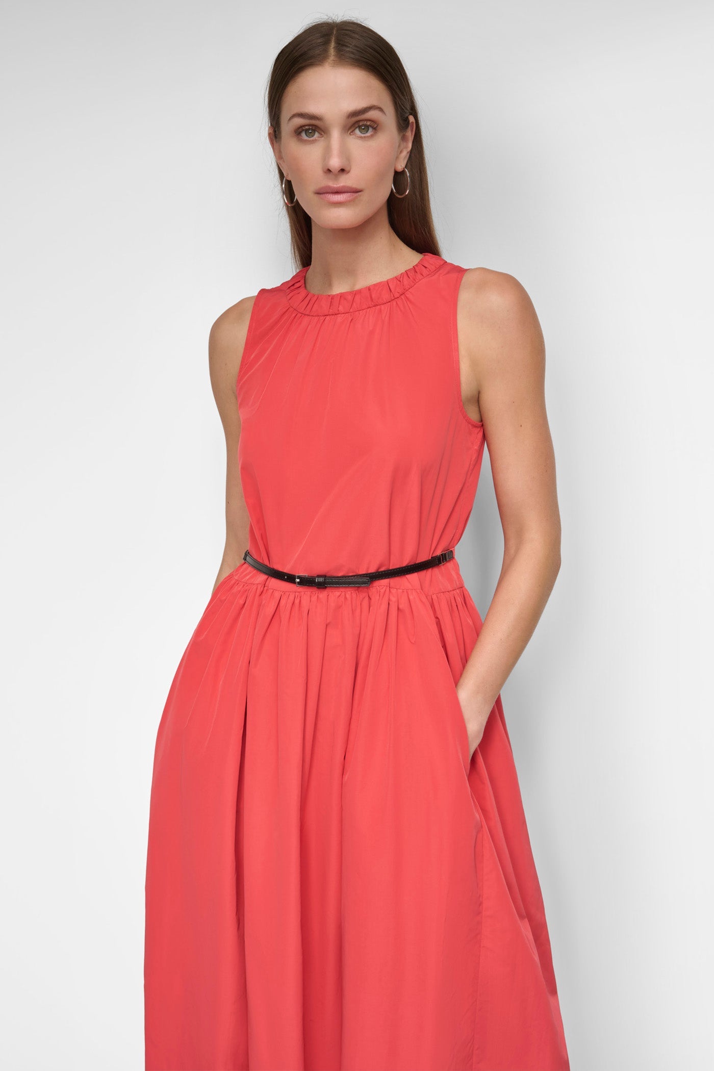SLEEVELESS SHIRRING NECK MIDI DRESS