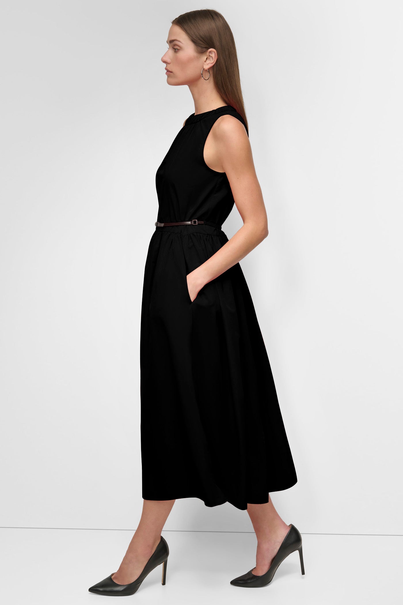 SLEEVELESS SHIRRING NECK MIDI DRESS