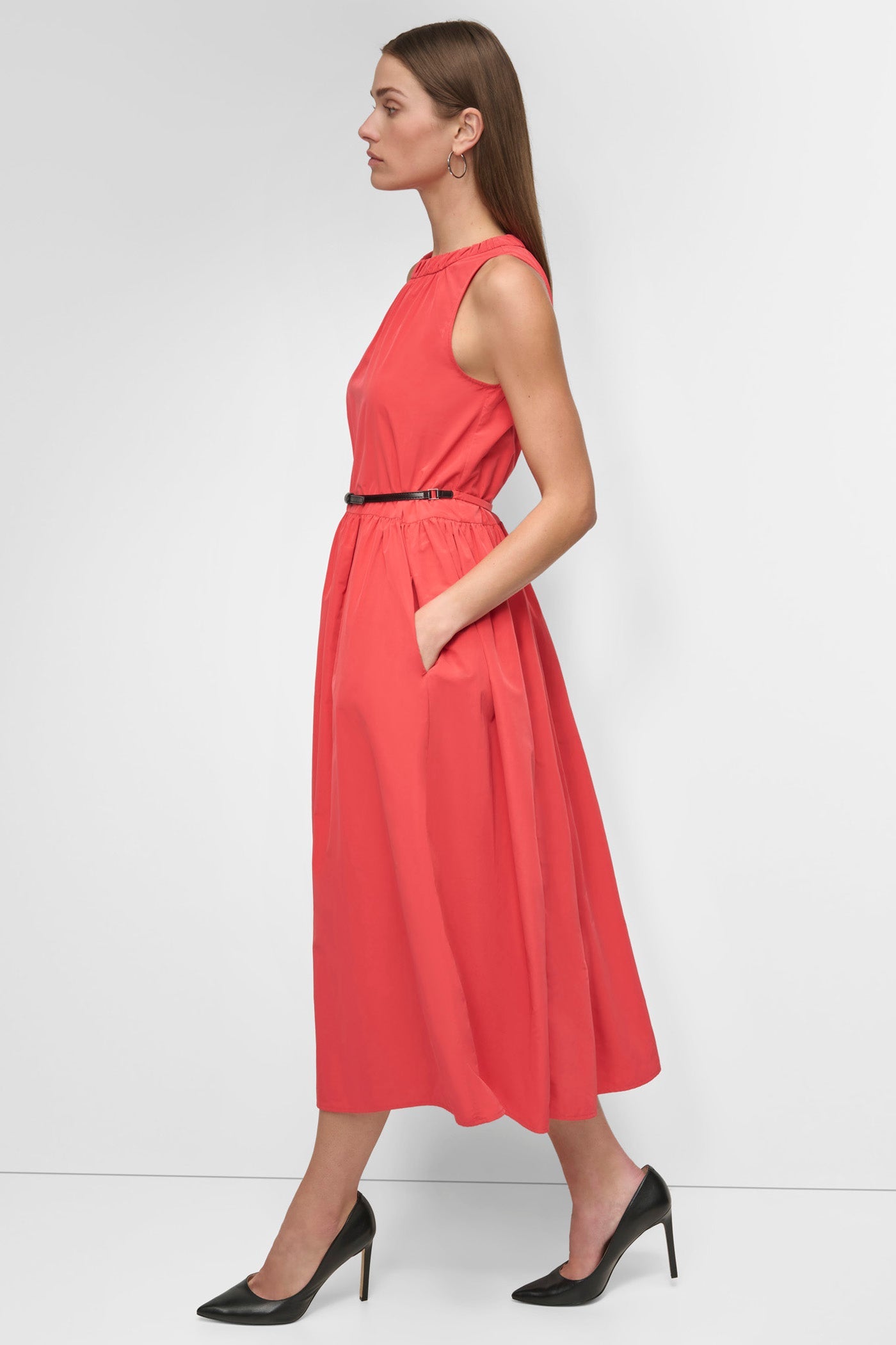 SLEEVELESS SHIRRING NECK MIDI DRESS
