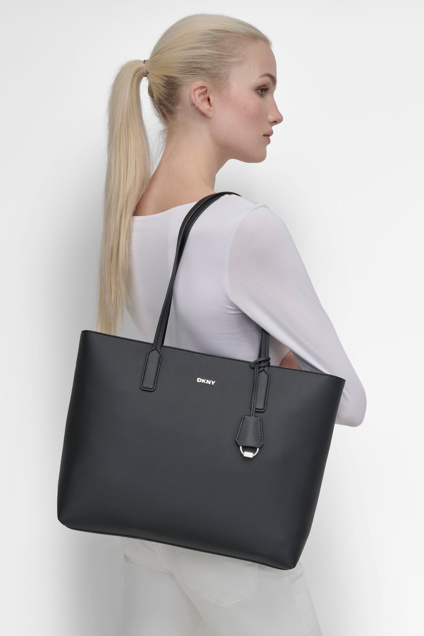 SAIGE EAST-WEST TOP ZIP TOTE