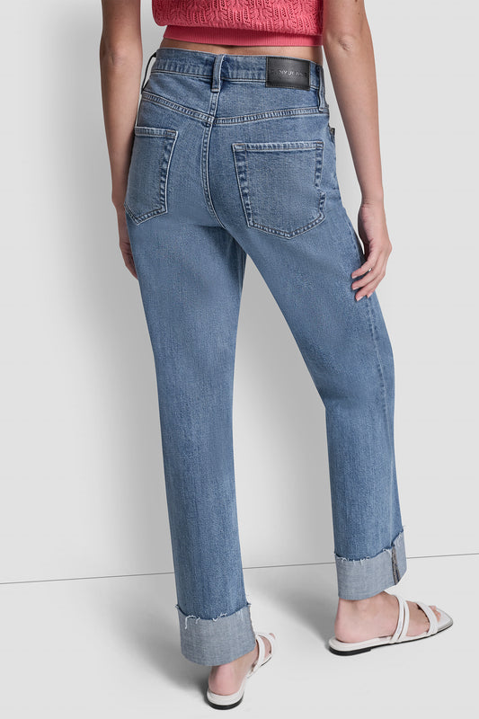 بنطال كلاسيكي بخصر مرتفع وتصميم مُحاك