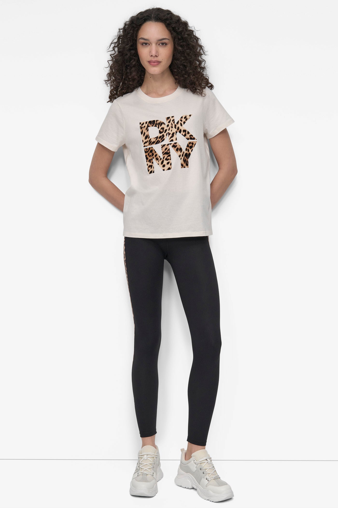 SHORT SLEEVED RELAXED FIT TEE