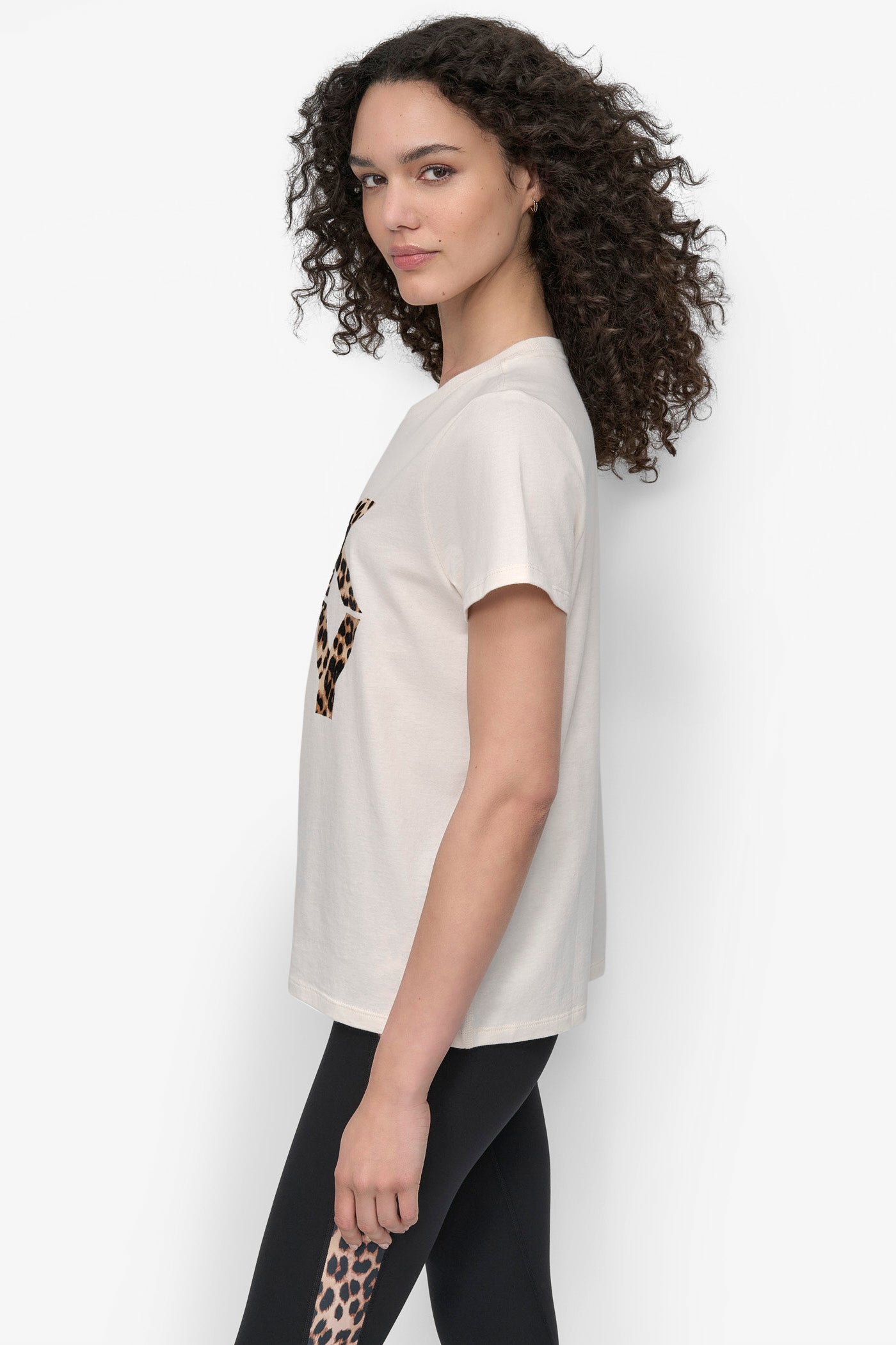 SHORT SLEEVED RELAXED FIT TEE