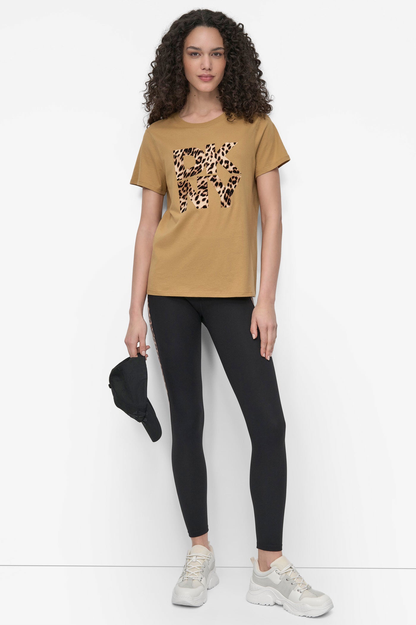 SHORT SLEEVED RELAXED FIT TEE