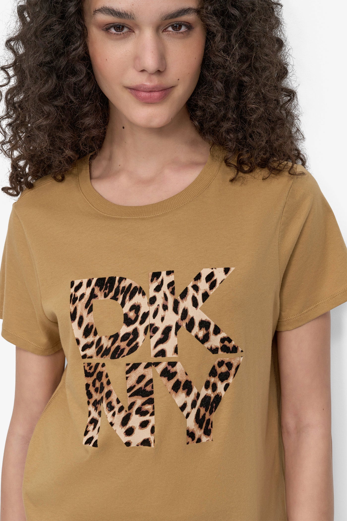 SHORT SLEEVED RELAXED FIT TEE
