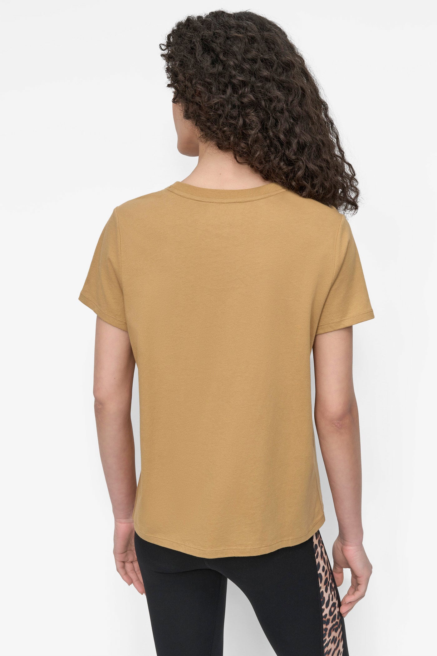 SHORT SLEEVED RELAXED FIT TEE