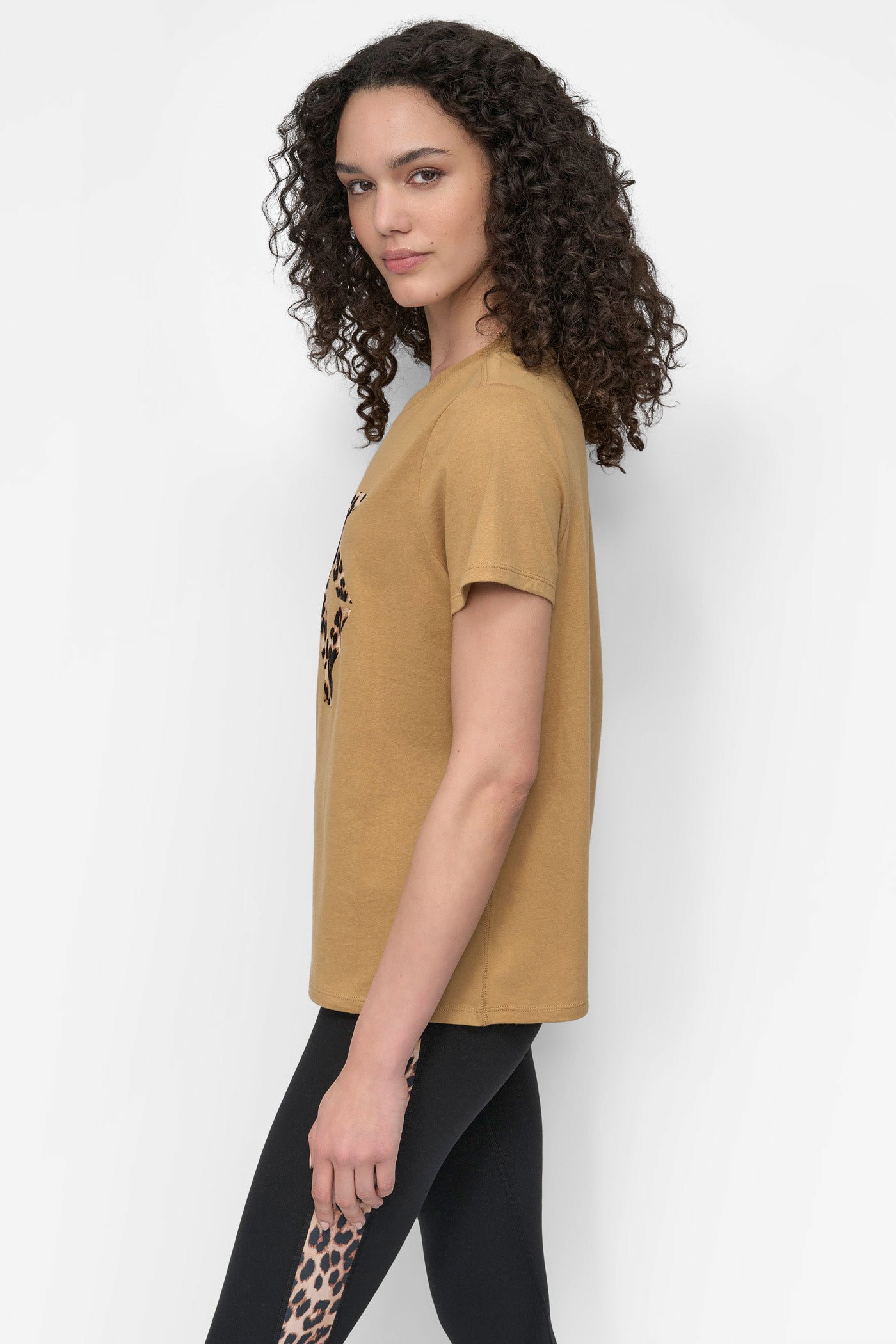 SHORT SLEEVED RELAXED FIT TEE