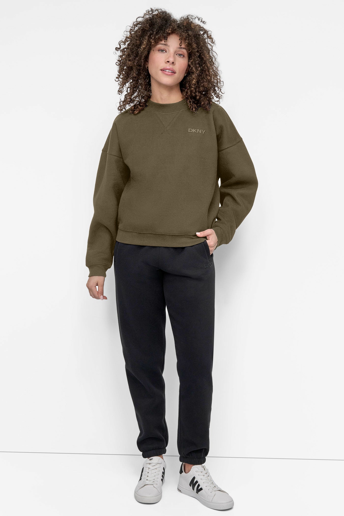 DKNY LOGO CREWNECK SWEATSHIRT
