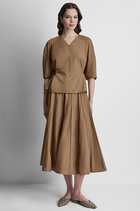 3/4 BARREL SLEEVE V-NECK TOP