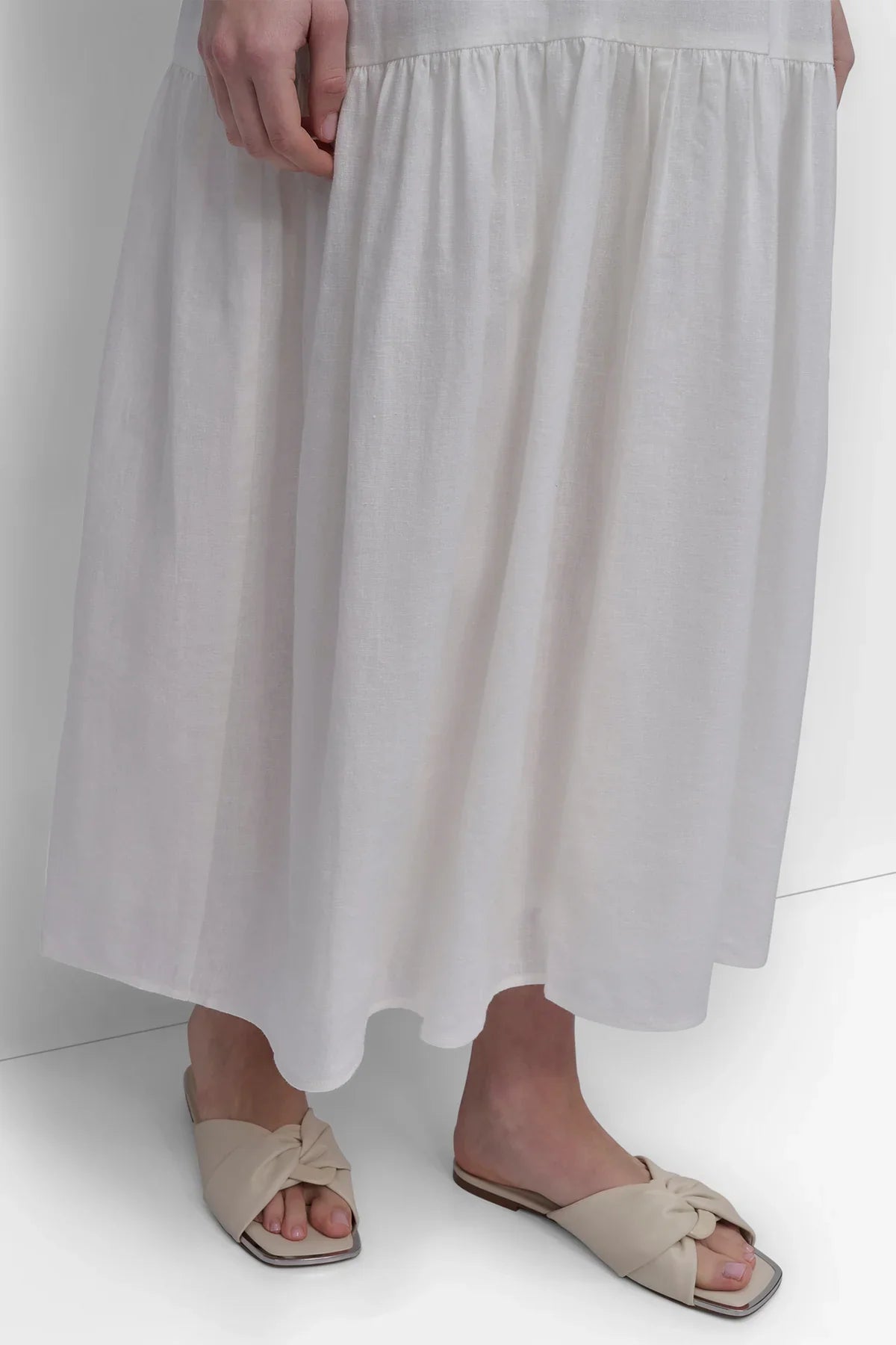 SLEEVELESS TIERED MAXI DRESS