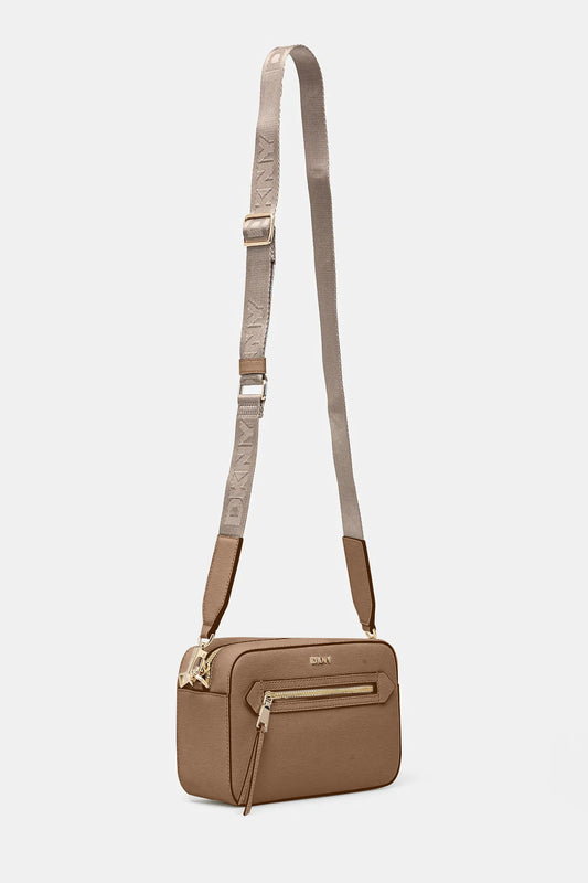 حقيبة كاميرا صغيرة في شارع براينت