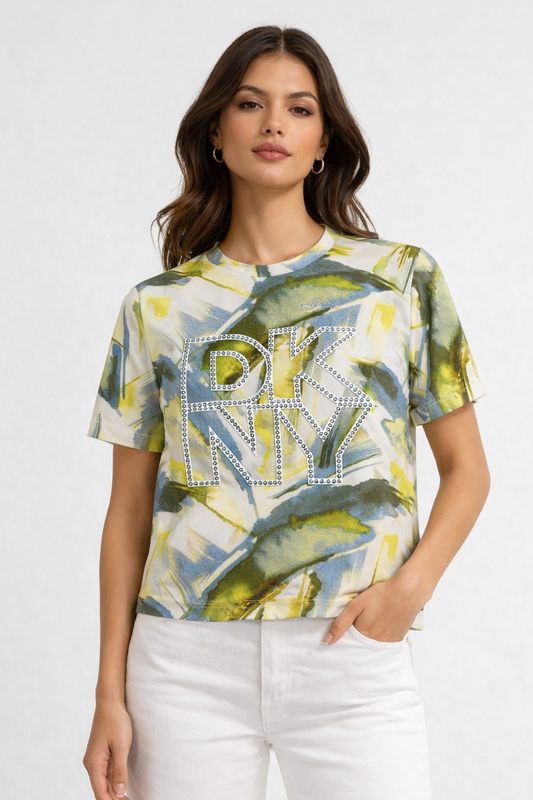 بلوزة بأكمام قصيرة وشعار مطبوع بتفاصيل مرصعة