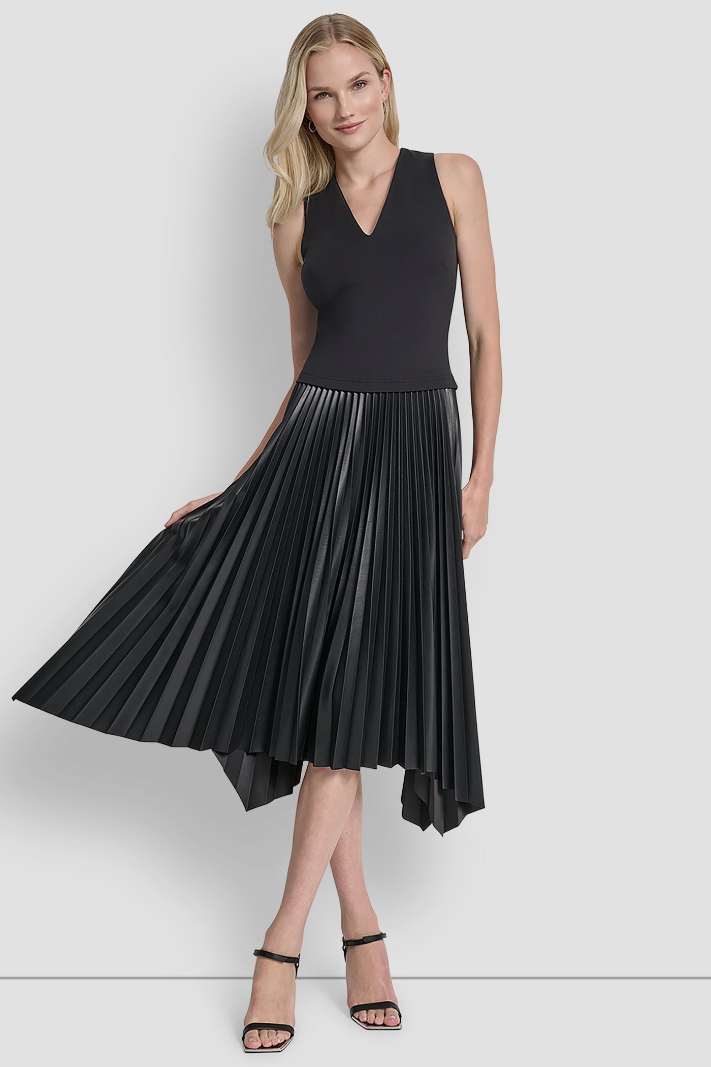 S/L V NECK TOP W/ PL