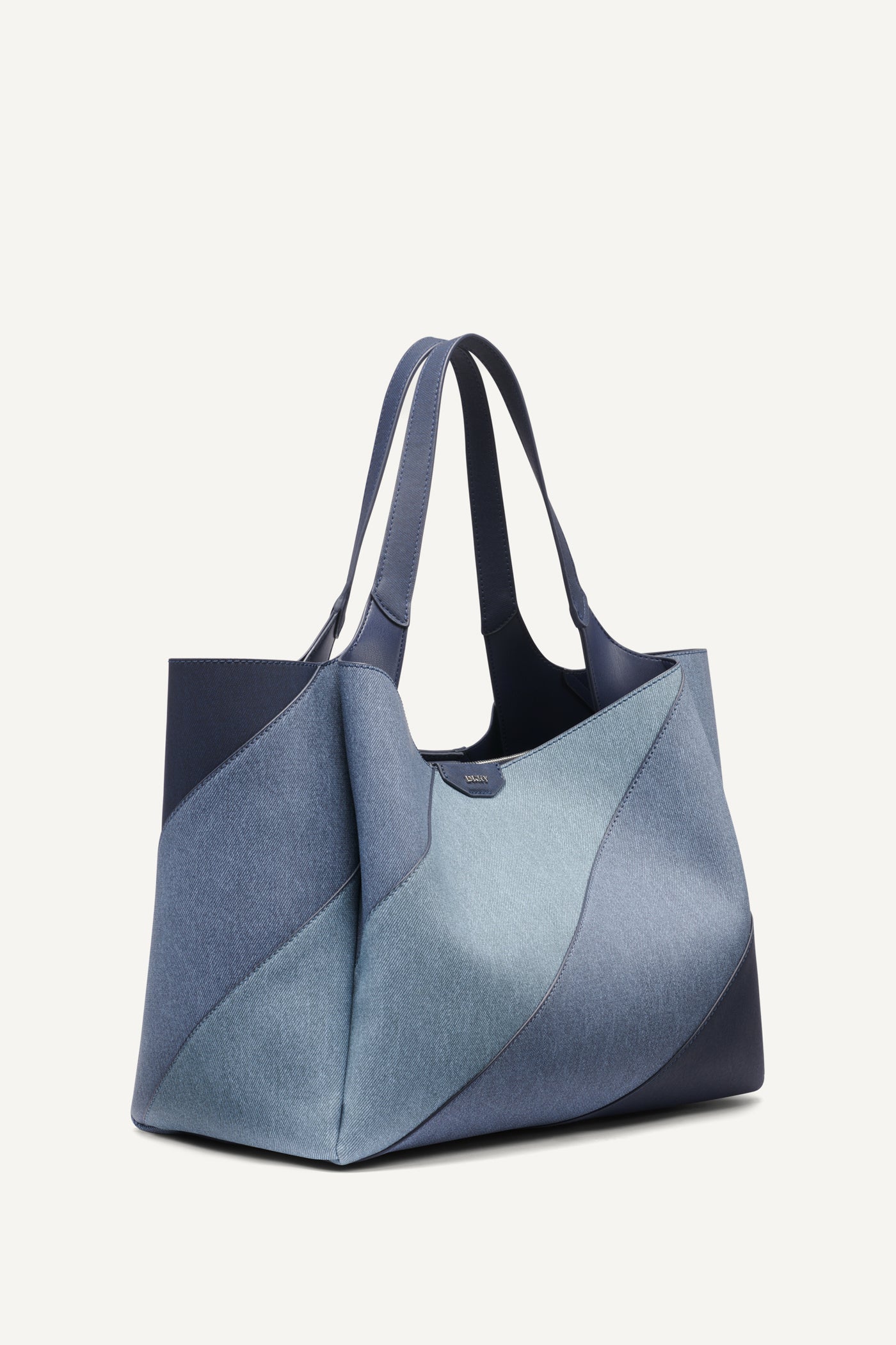 WILLA TOTE