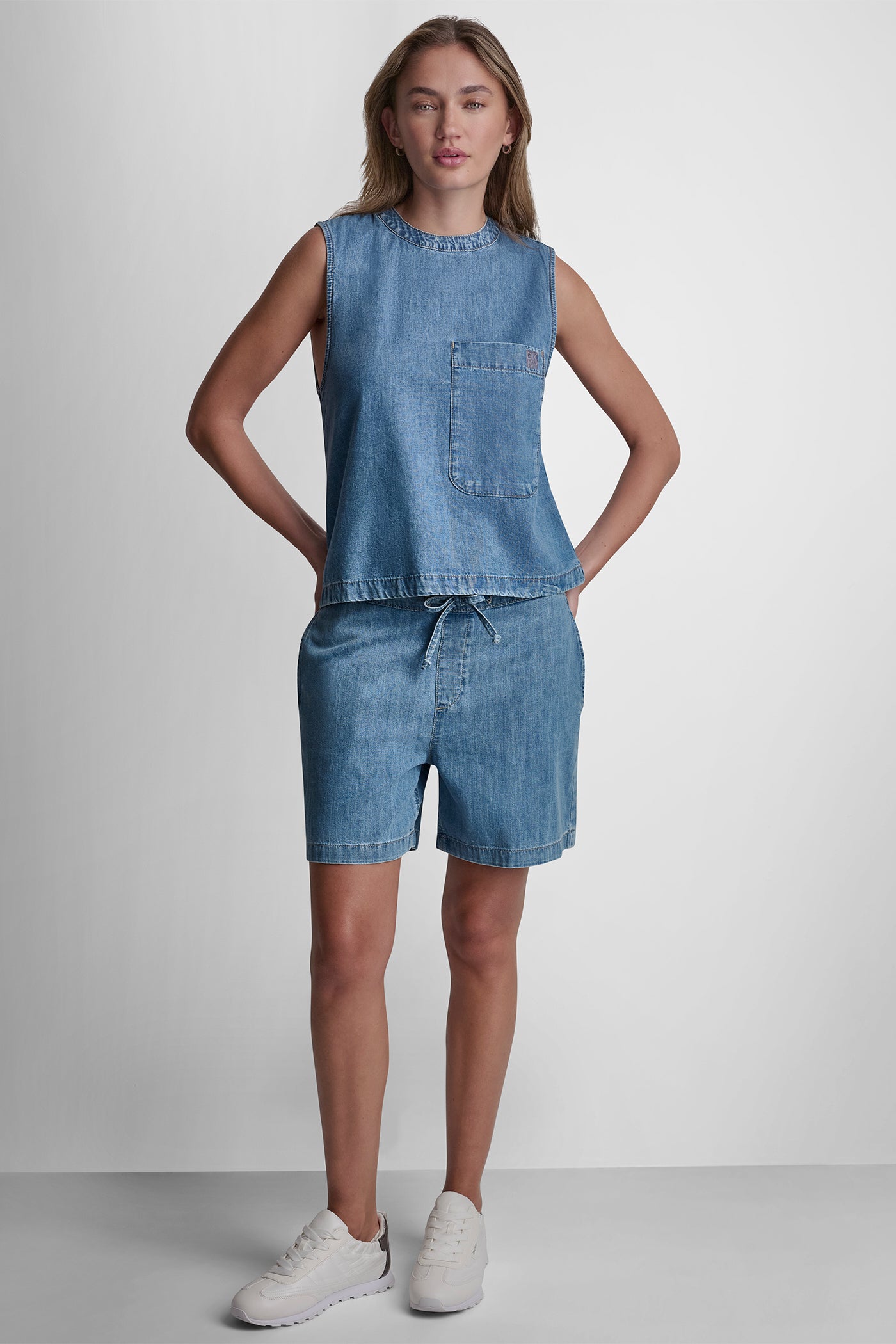 A LINE SLEEVELESS TOP