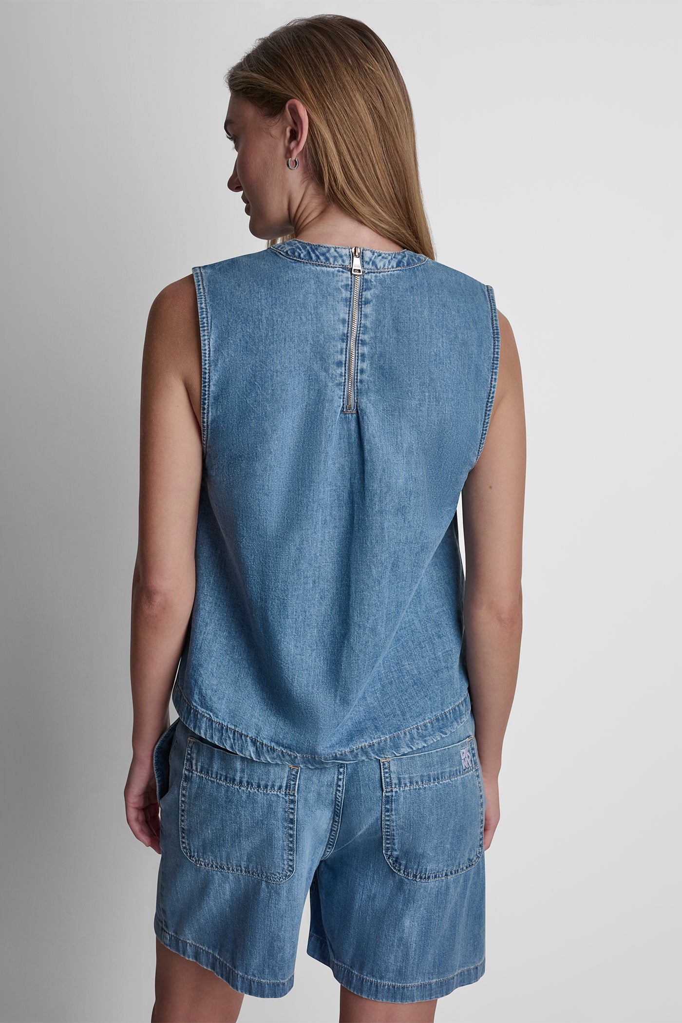 A LINE SLEEVELESS TOP