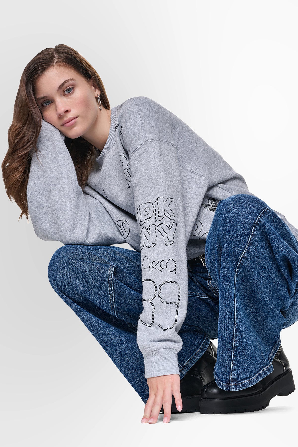 RHINESTONE GRAFFITI LOGO SWEATSHIRT