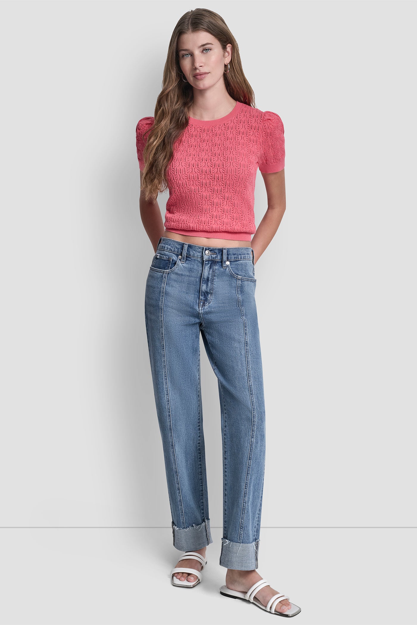 بنطال كلاسيكي بخصر مرتفع وتصميم مُحاك