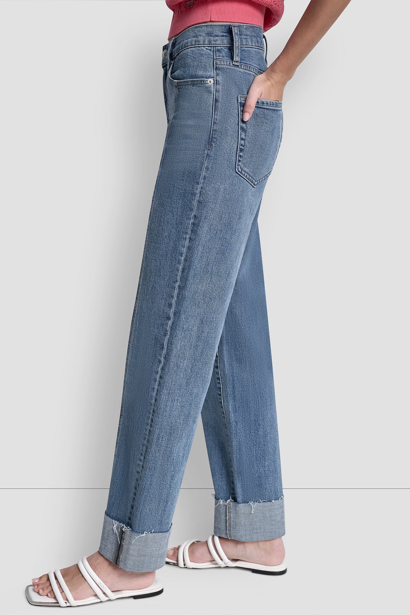 بنطال كلاسيكي بخصر مرتفع وتصميم مُحاك