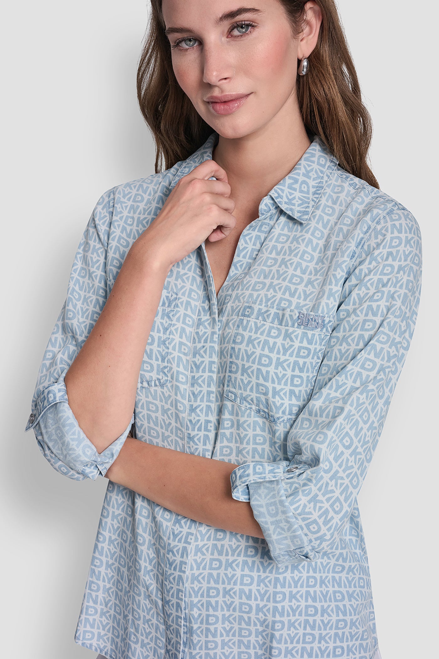 قميص بطبعة من قماش مصبوغ