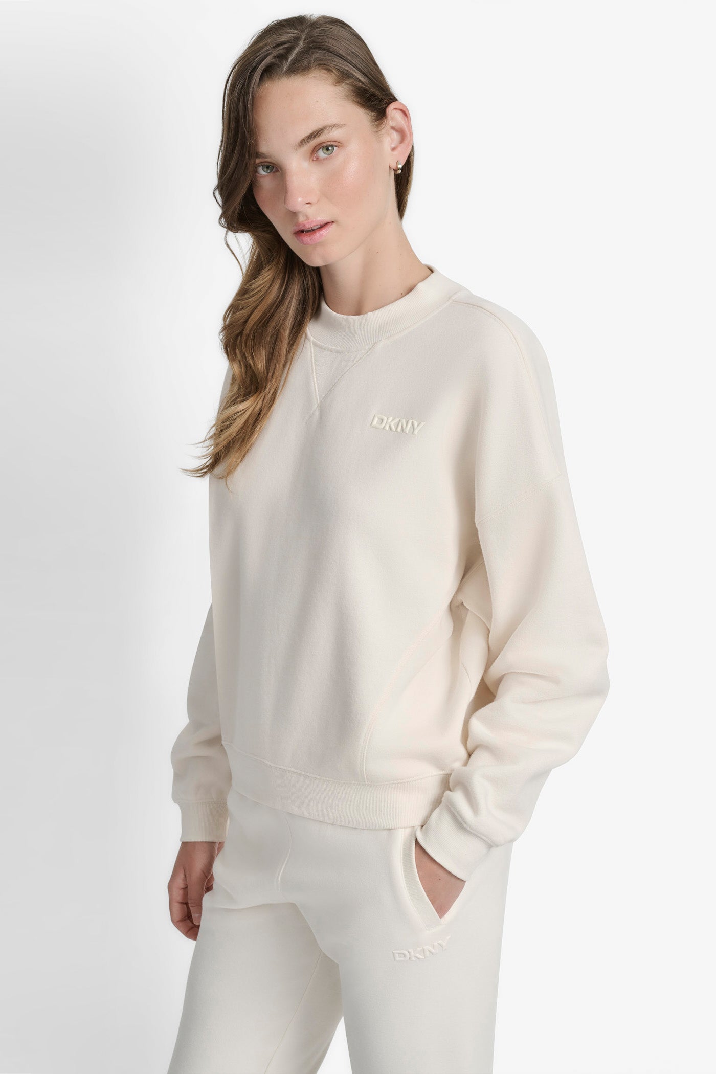 DKNY LOGO CREWNECK SWEATSHIRT