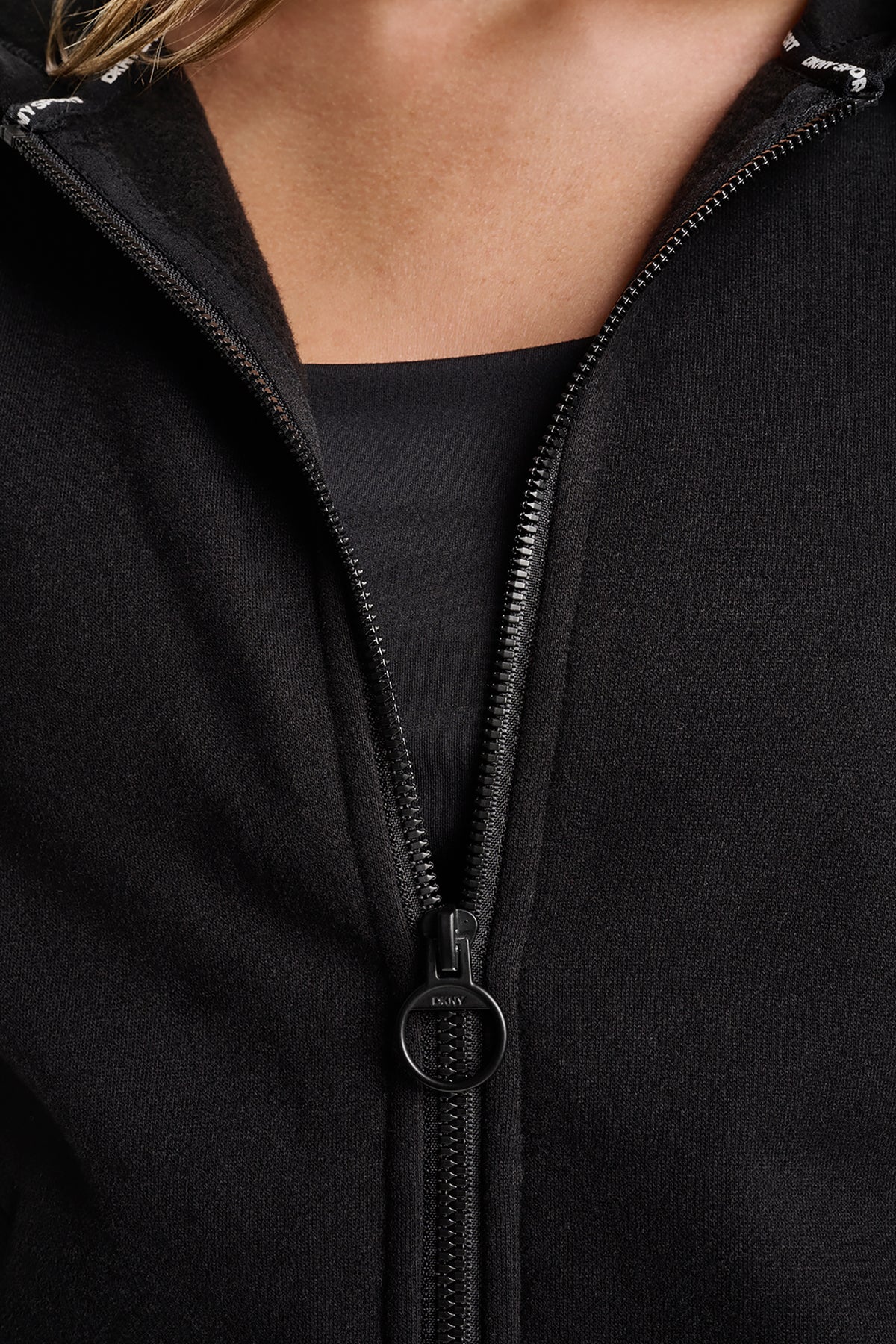 DKNY TEXTURED TAPE W