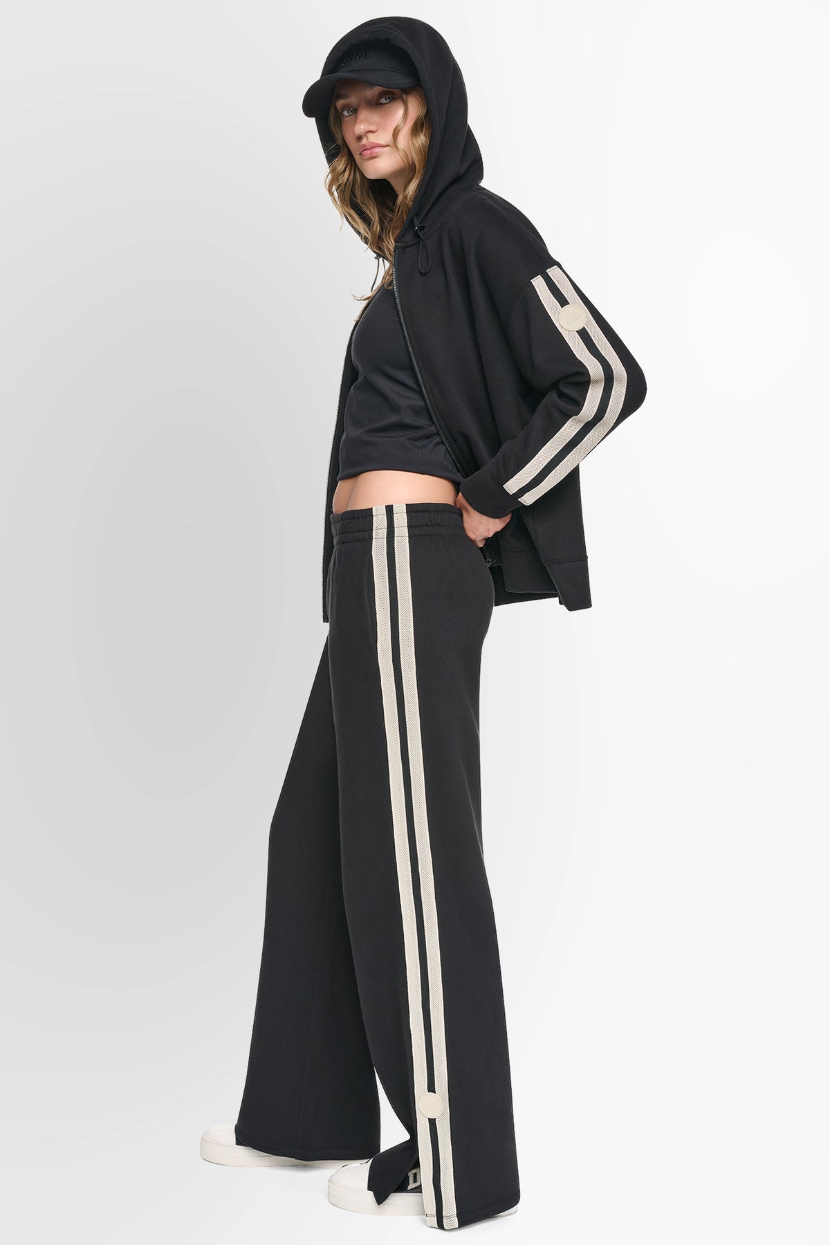 HIGH-RISE STRAIGHT LEG TRACK PANT