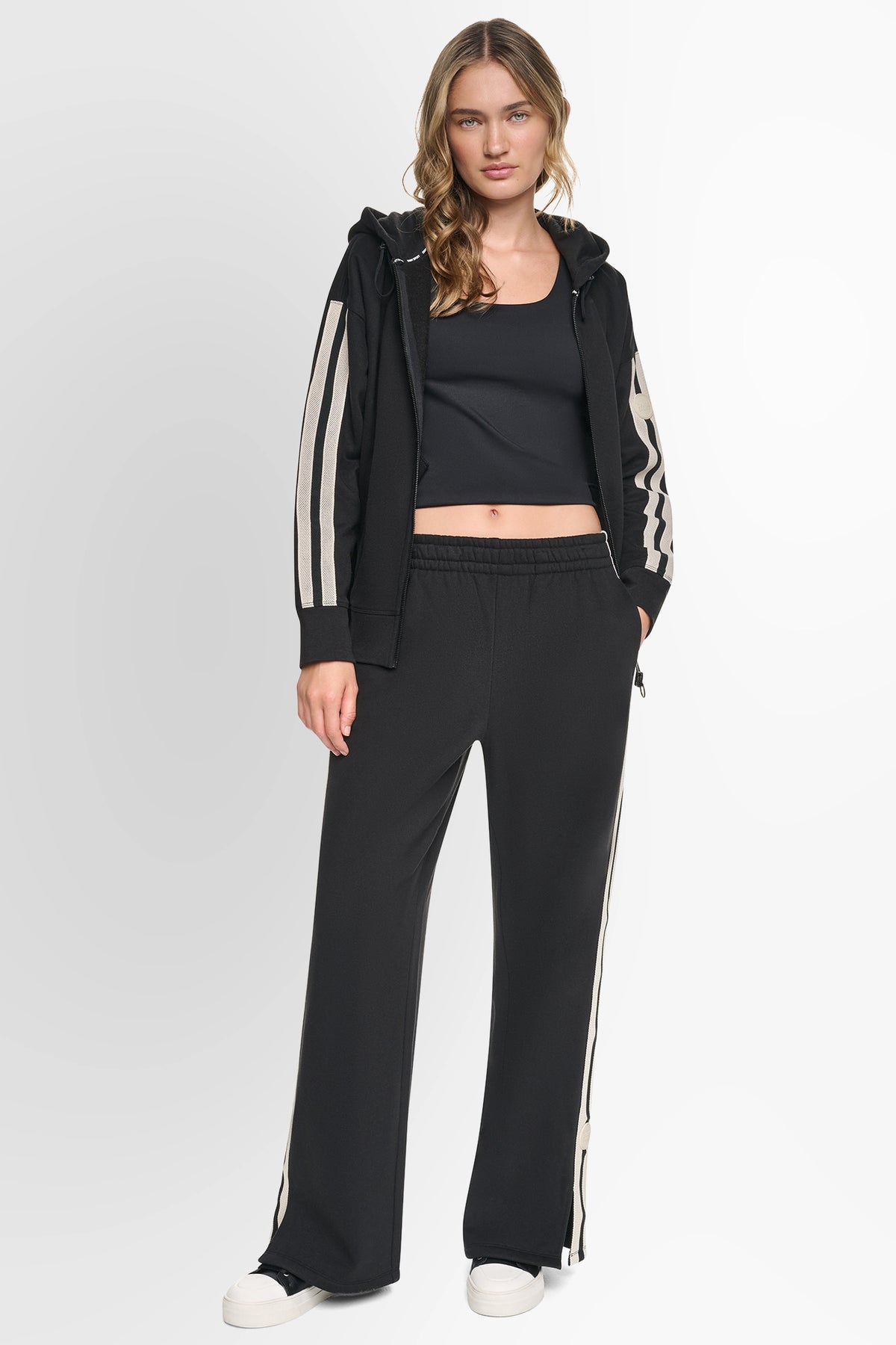 HIGH-RISE STRAIGHT LEG TRACK PANT