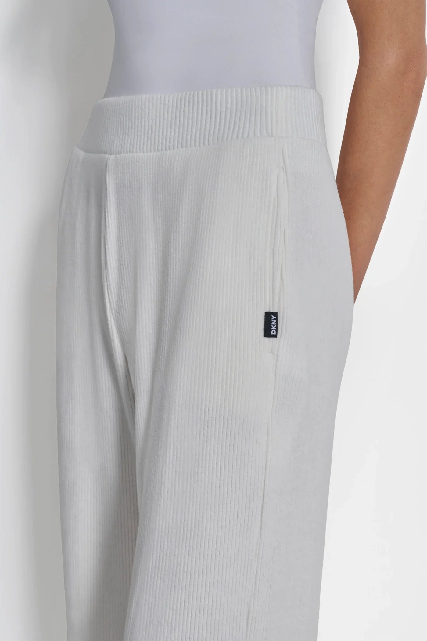 RELAXED STRAIGHT LEG PANT WITH POCKETS