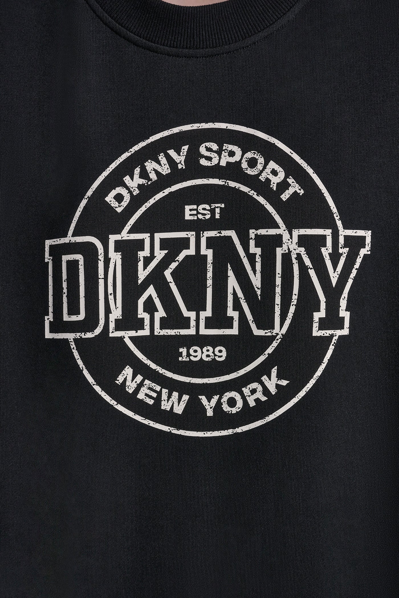 سترة بشعار DKNY كوليجييت ميداليون