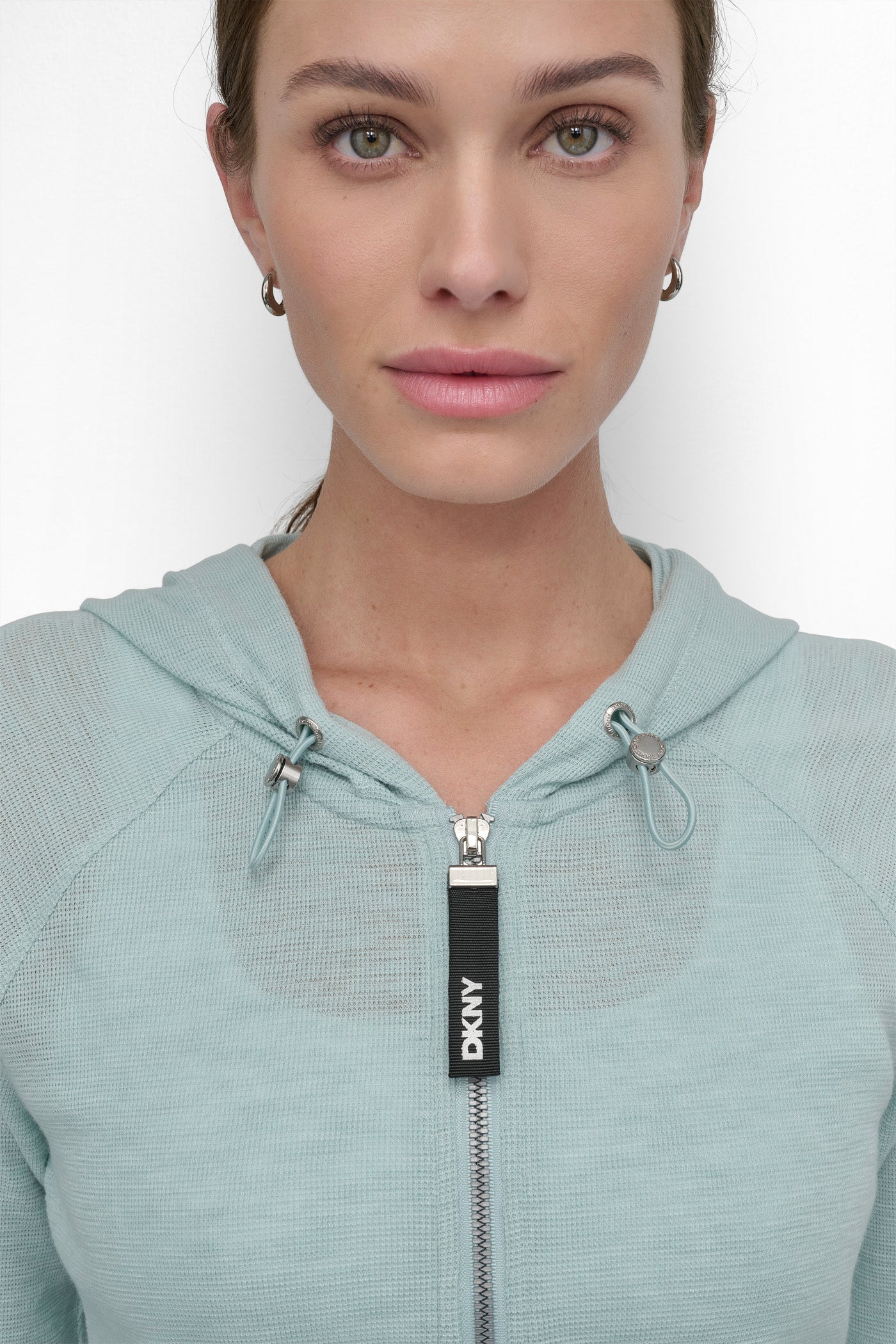 جاكيت بغطاء رأس وسحاب أمامي مع رباط شد