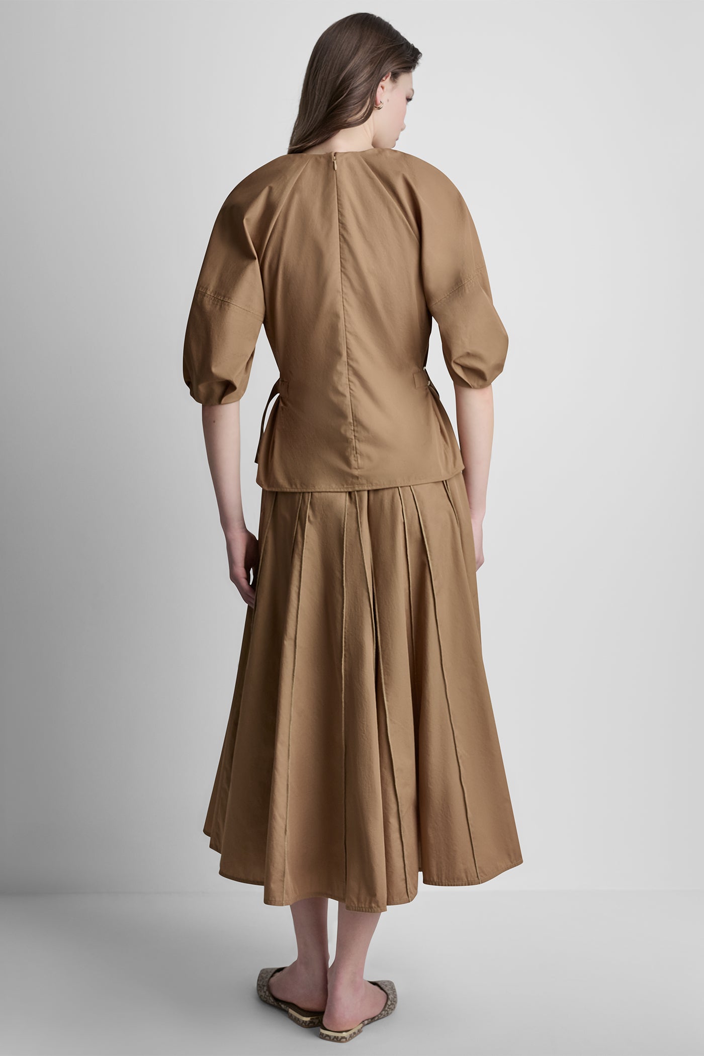 SEAMED PLEATED MIDI SKIRT