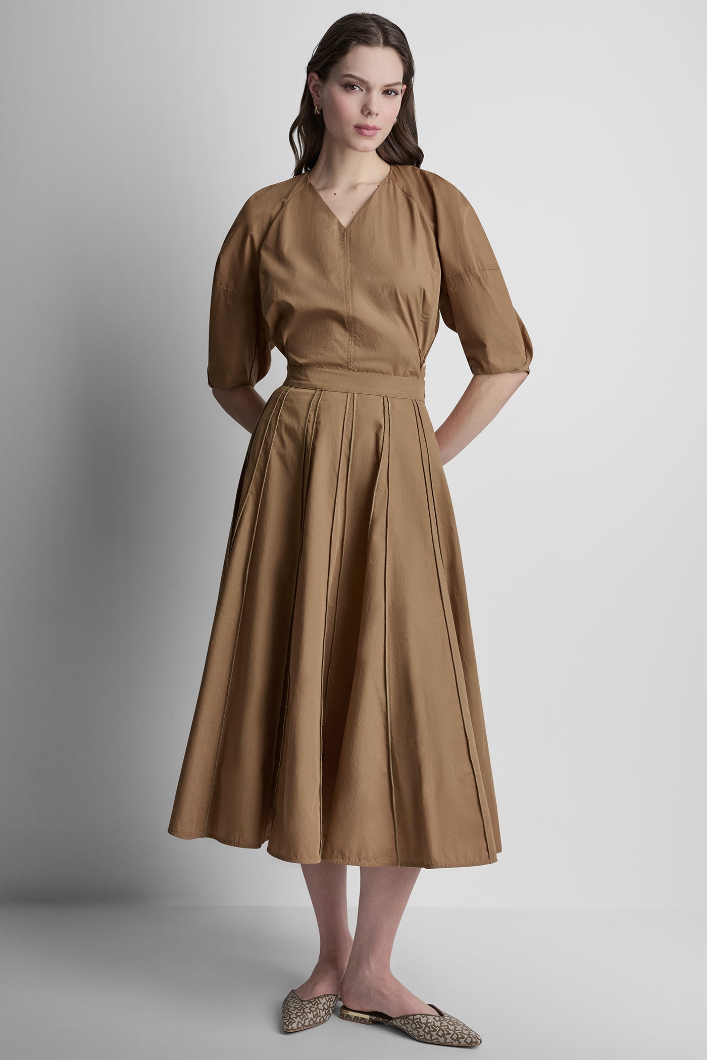 SEAMED PLEATED MIDI SKIRT