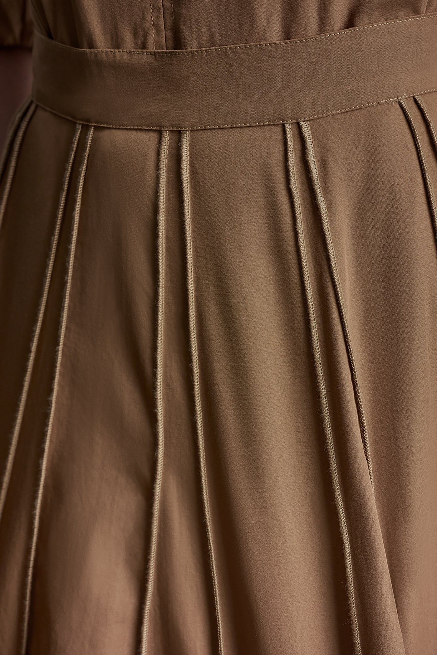 SEAMED PLEATED MIDI SKIRT