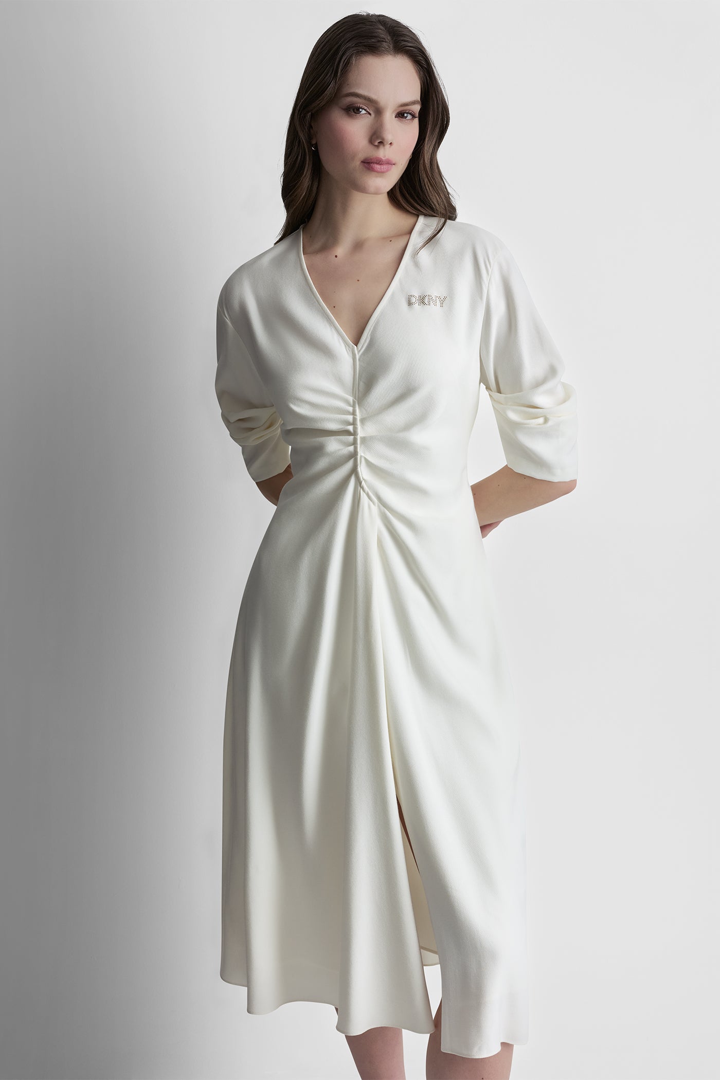 3/4 RAUSHED XLV V-NECK DRESS