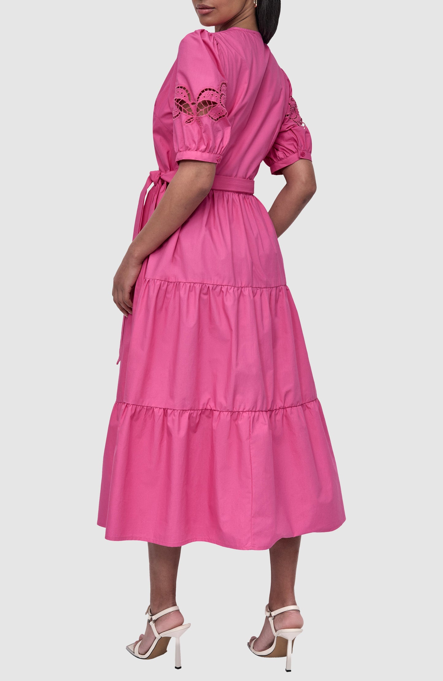 SHORT-SLEEVED TIERED POPLIN MIDI DRESS