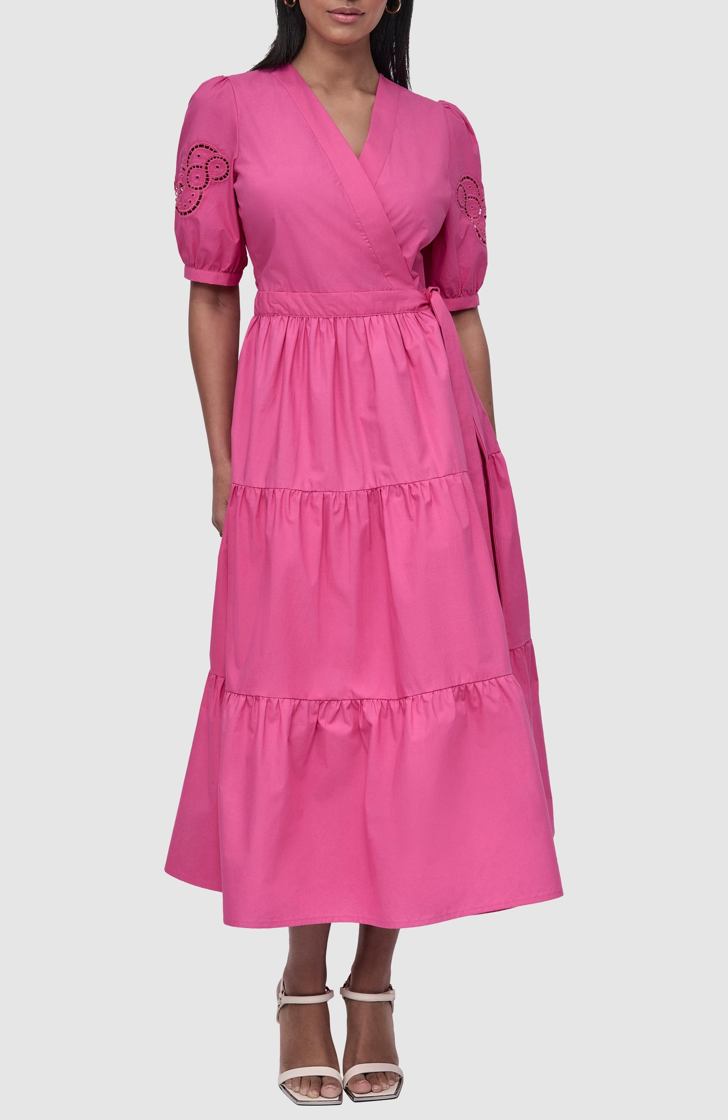 SHORT-SLEEVED TIERED POPLIN MIDI DRESS
