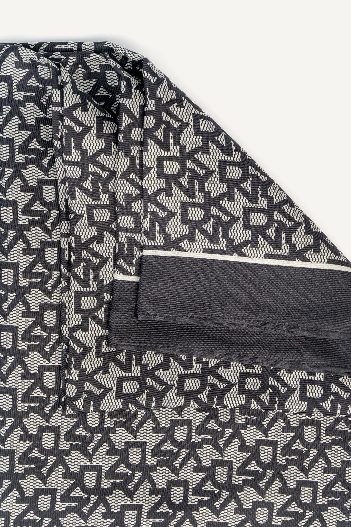 OBLONG BLOCK LOGO SCARF