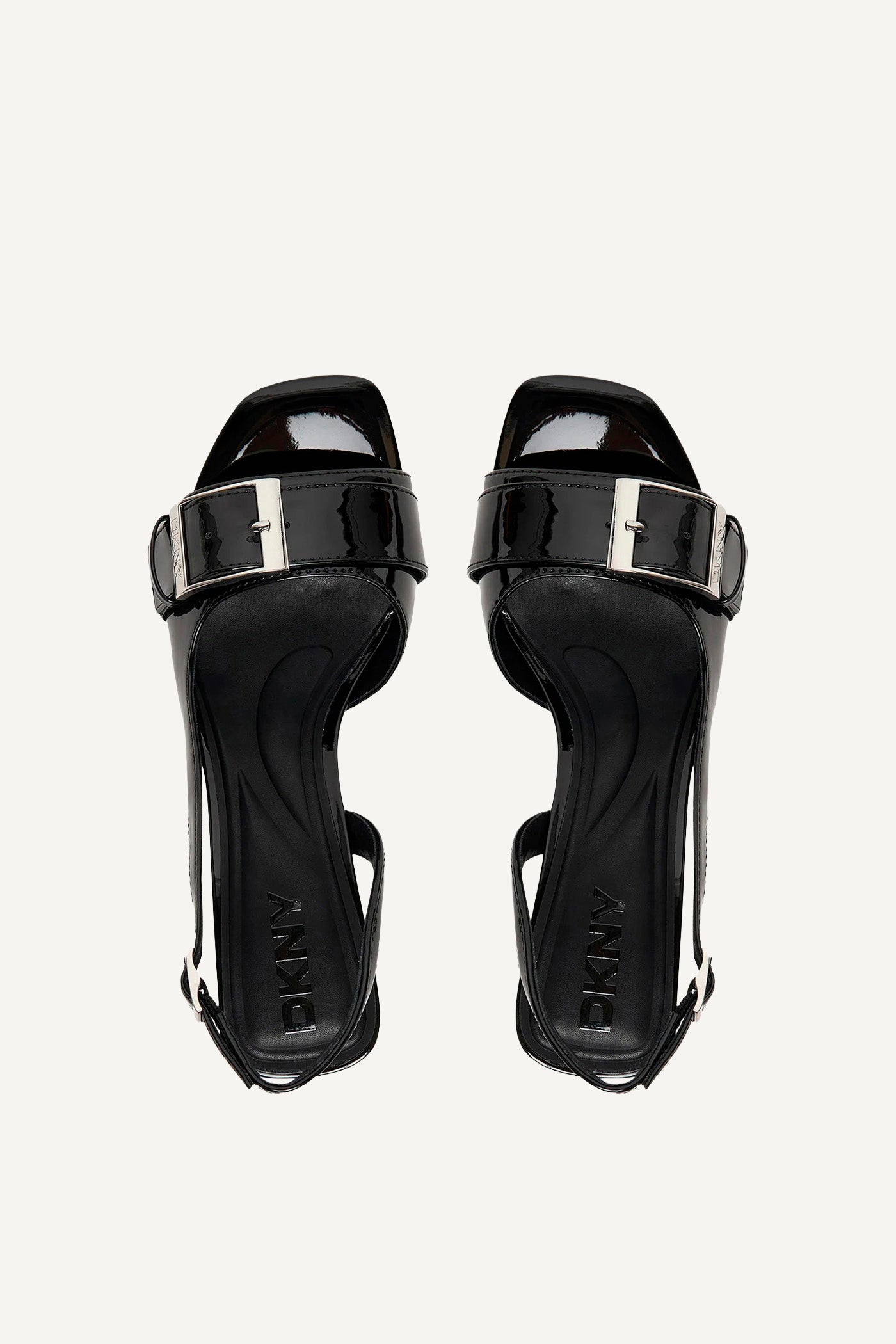 حذاء نولانا مسطح بحزام خلفي وقصة عريضة